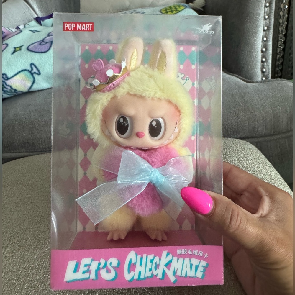 Pop Mart’s Labubu Lets checkmate Queen. New.